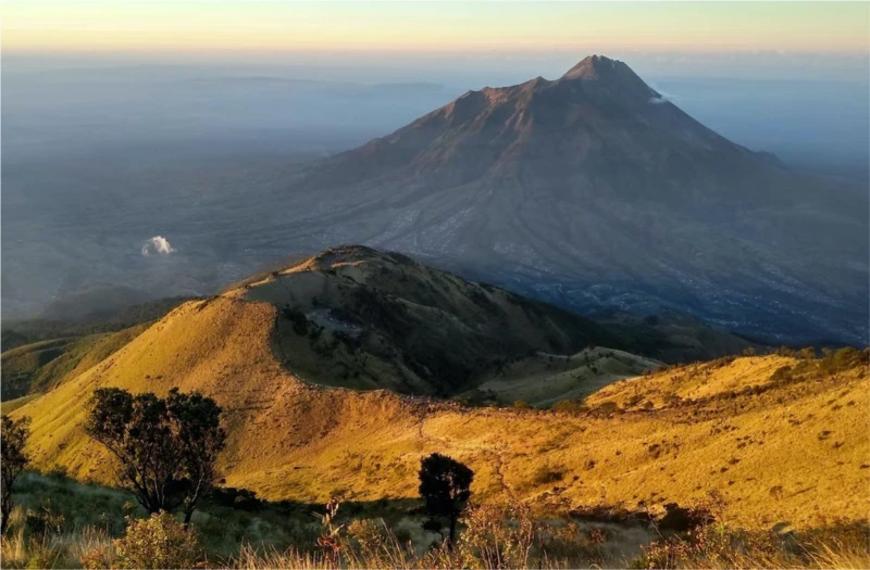 From Yogyakarta: Mount Merbabu 2-Day Hike at Sunrise & Sunset